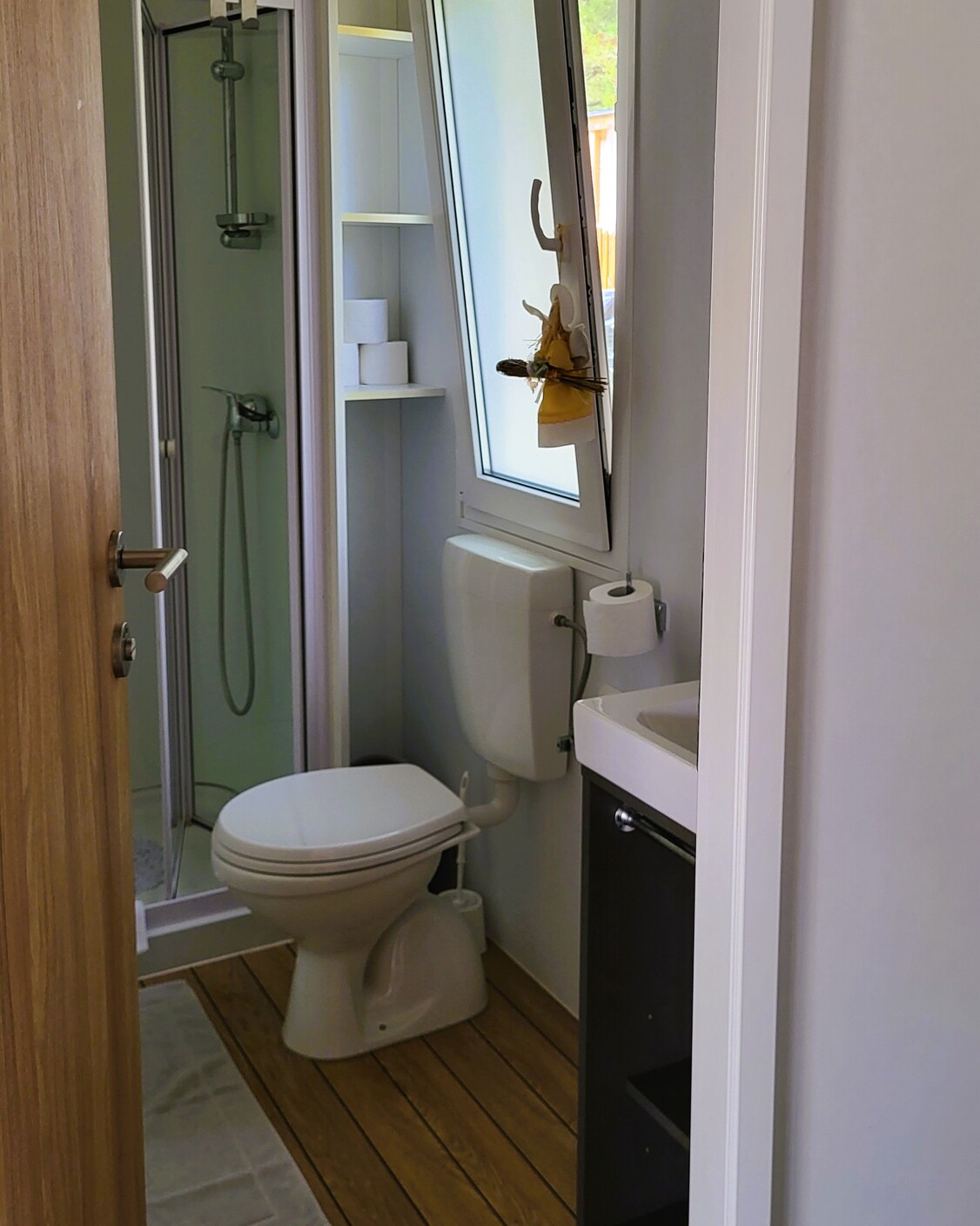 Red home – bathroom