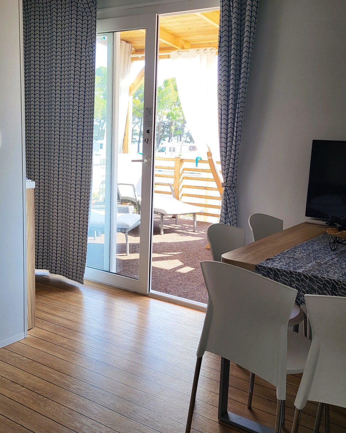 Red home – living room