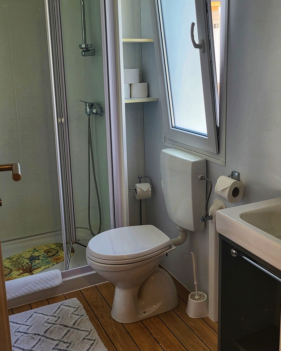 Green home – bathroom