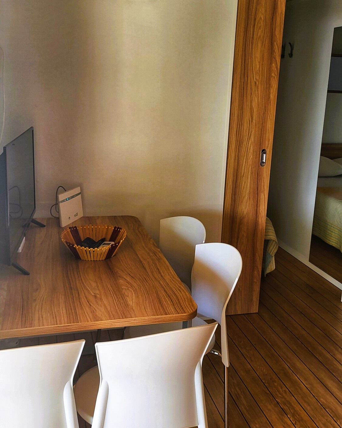 Green home – dining room