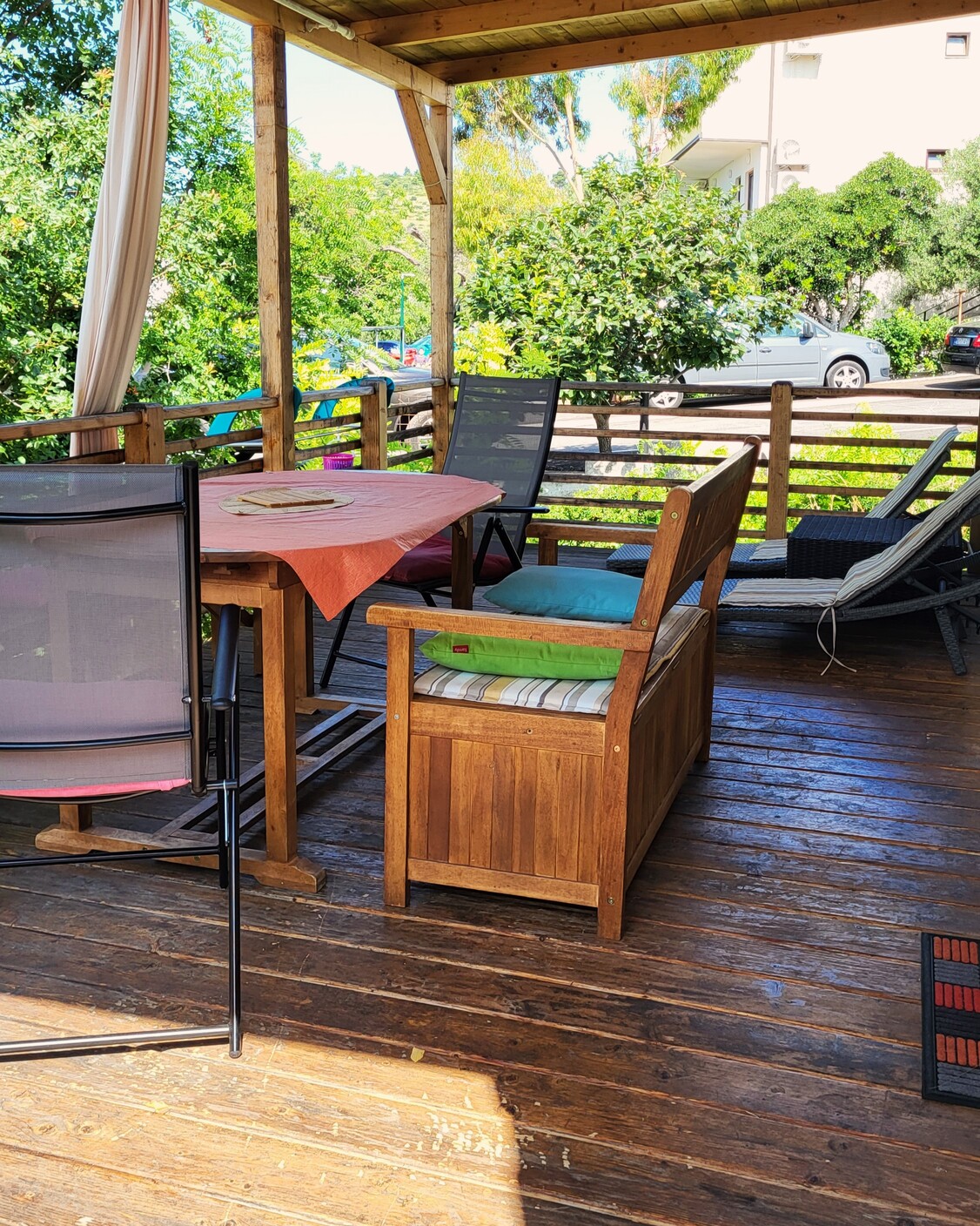 Blue home – terrace colorful cushions